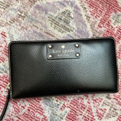 *KATE SPADE Wellesley Zip Around Wallet Black