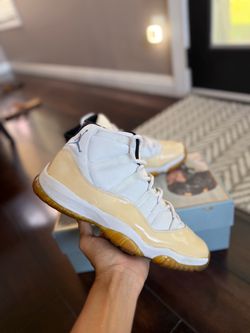 9/10 2001 Jordan 11 ‘Columbia’ size 10