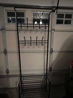 Standing hanger rack