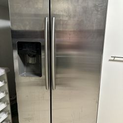 It’s A Samsung Refrigerator 