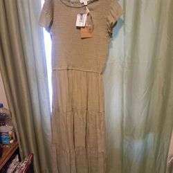 Smocked Tiered Midi Dress Size Medium 