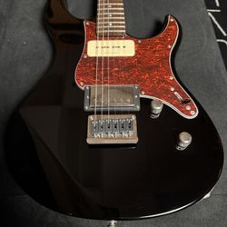 Yamaha PAC611H Black