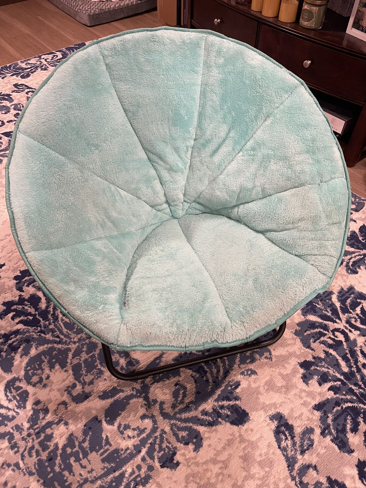 Green Plush Saucer Chair