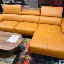 New Leather Sectional Couch! Includes Free Delivery 🚚! Free Assembly!