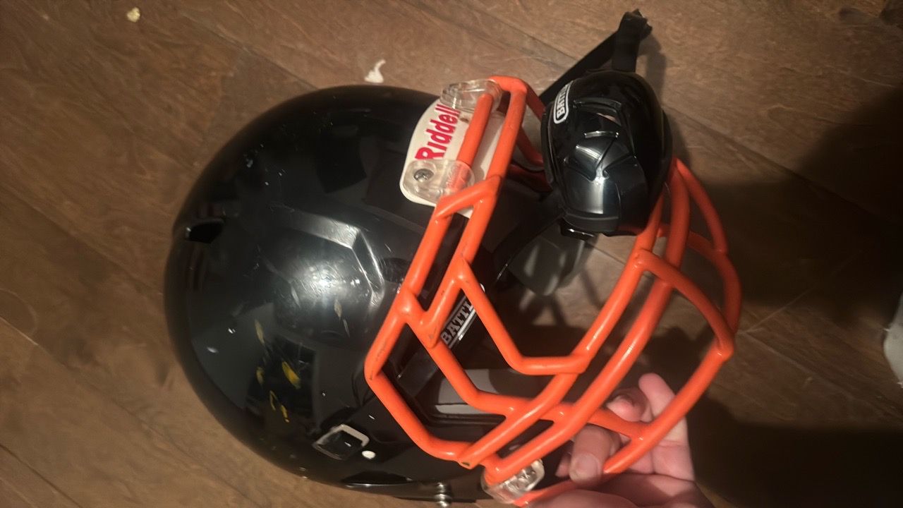 Rod Mask Image Riddell Football Helmet with Orange Face Mask for Sale in San Antonio ...
