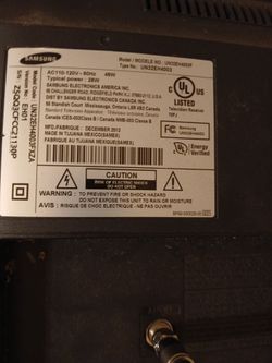 Samsung 32inch TV and  wall mount
