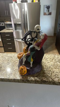 Jack & Sally Halloween Statue