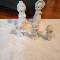 Precious  Moments Figures
