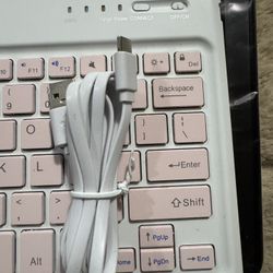 Bluetooth keyboard rechargeable with cable. New