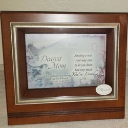 Vintage "Dearest Mom" Musical Horz Frame
