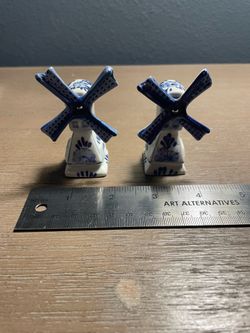 Vintage Delft Style Blue White Dutch Windmill Salt Pepper Shakers Pair