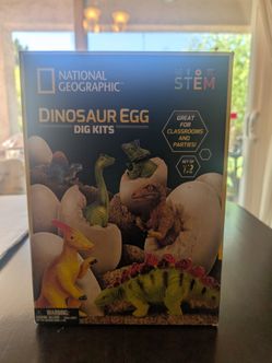 National Geographic Dinosaur Dig Kit 11 eggs
