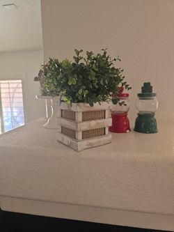 Artificial planter from marshall's