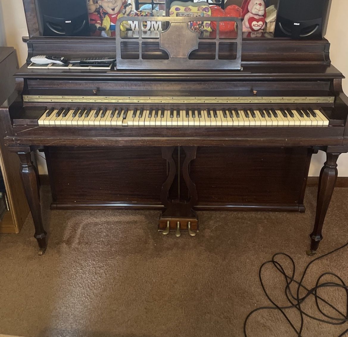 Winter Company Upright Piano