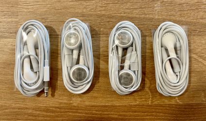 Genuine Apple iPod EarPods with 3.5mm Headphone Plug - White