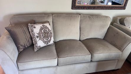 LaZBoy Couch & Cair