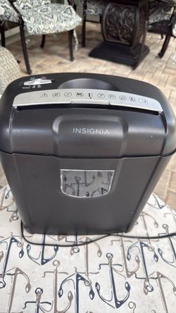 Insignia cross cut shredder