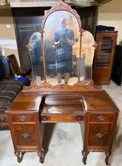 Gorgeous Vintage Wooden Vanity Dressing Table with Mirror