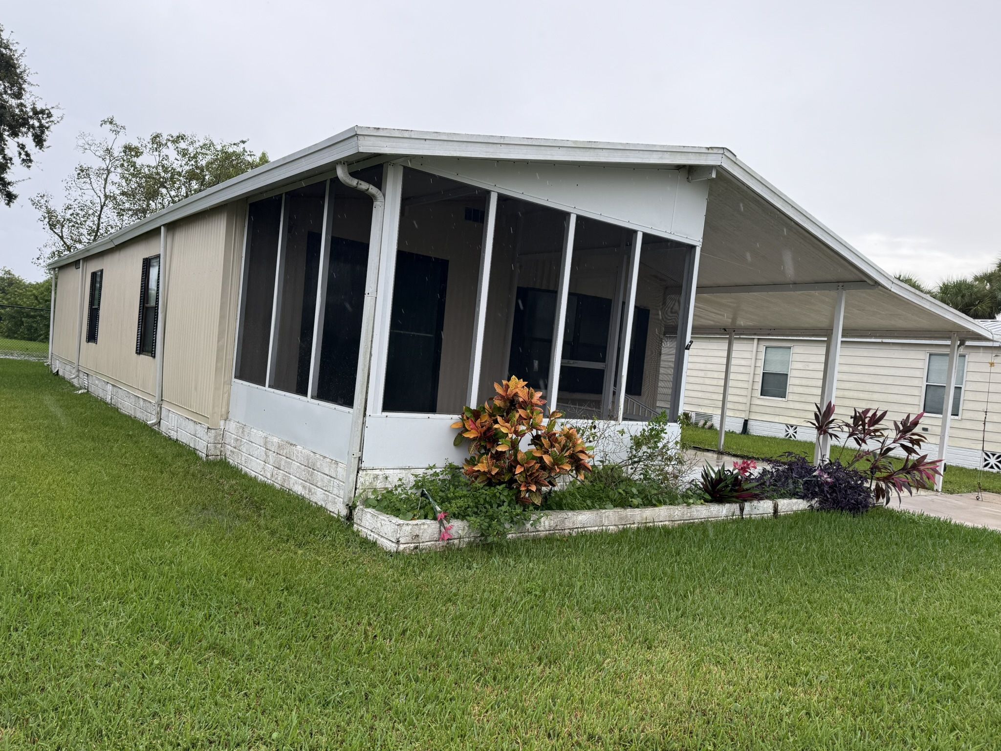 FOR SALE HANDYMAN SPECIAL 2/2 MOBILE HOME