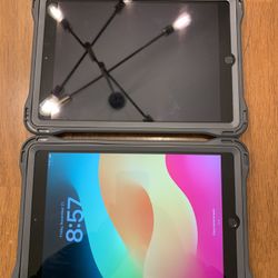 Apple iPad 7th Generation 10.2” Unlocked Like New With Great Case!