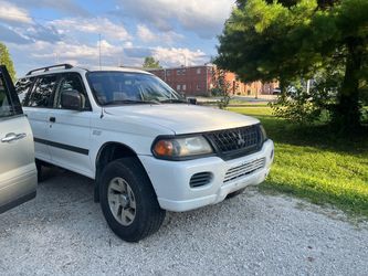 Mitsubishi Montero sport