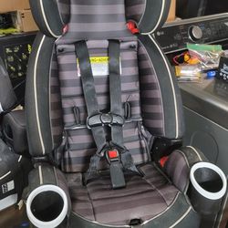 Graco 4ever Car Seat (2023) (Retail more than $300) very good