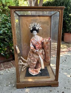 Vintage Japanese Geisha Doll w/ Glass Display Case