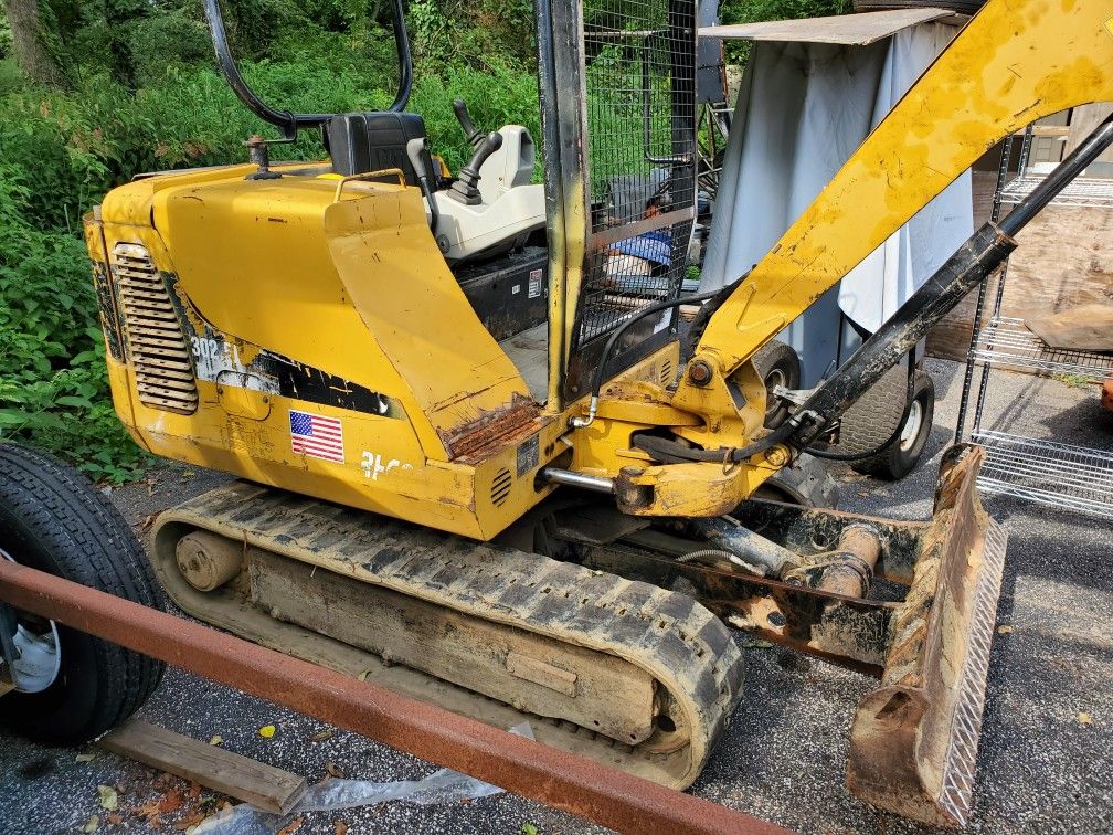 CAT 302.5C Mini Excavator - Caterpillar
