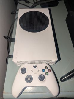 Xbox Series S W/ Controller