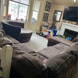 Large brown Sectional 