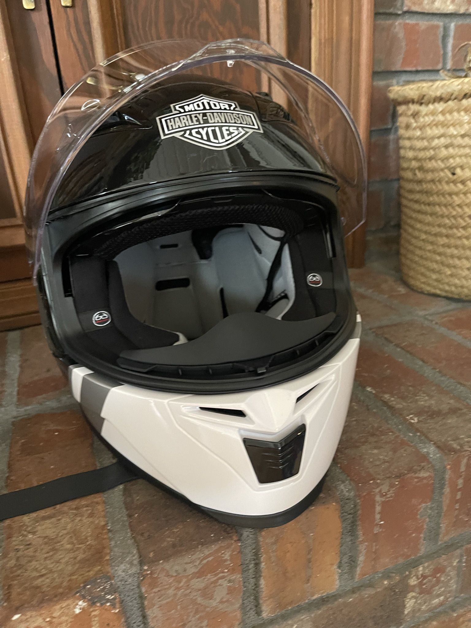 Harley Davidson - Killian M05 Full-Face Helmet - Gloss Dark Charcoal/Black/White