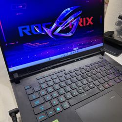 4090 Asus ROG Strix Scar 16 Gaming Laptop — i9-14900HX / RTX 4090 / 32GB / 2TB SSD / 16.3” 2.5K 240Hz