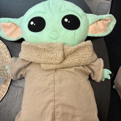 Star Wars Baby Yoda Plushies 
