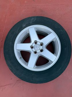 Rin Y Tire 17 de Dodge 225,65 R17 usado $ 41