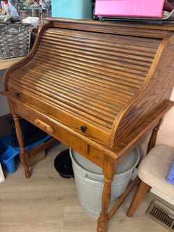 Roll top desk