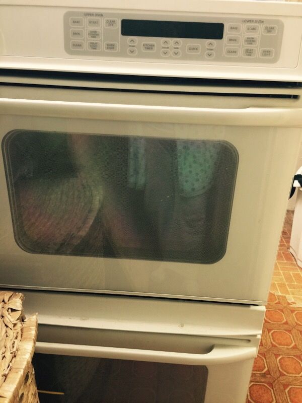 Kenmore double wall oven in white.