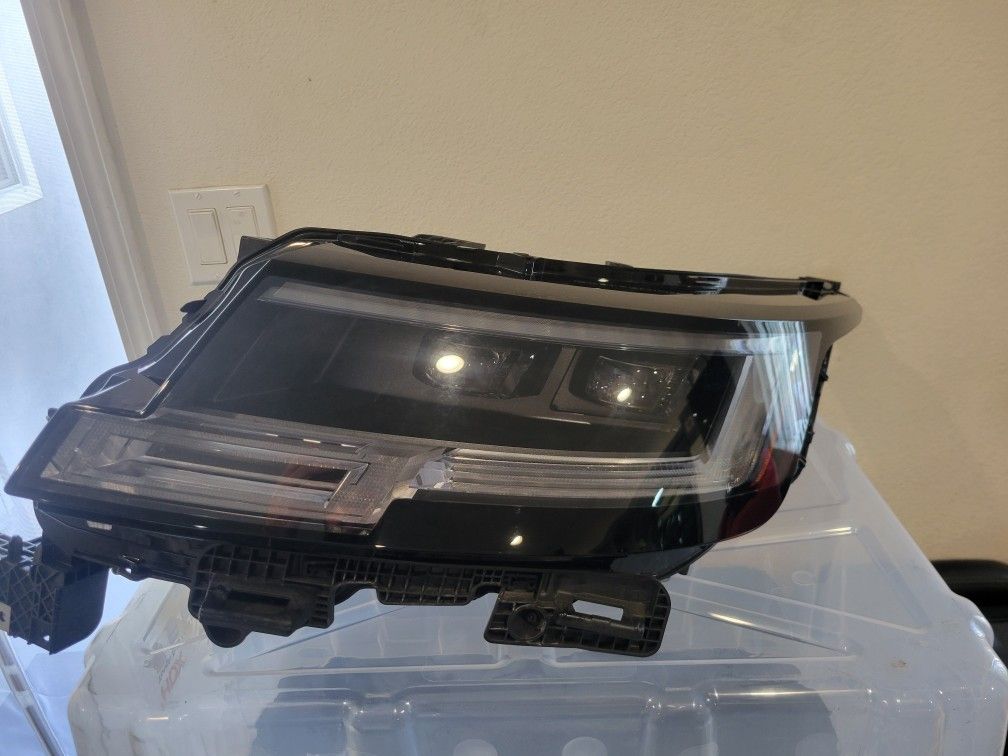 2024 Range Rover Left Headlight Complete 