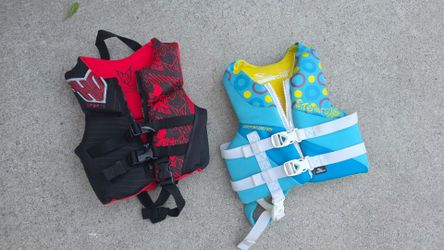 Life Vests, PFD, Kids/Toddlers, 30-50lb,14-23kg, 2pcs, GREAT! LIKE NEW!