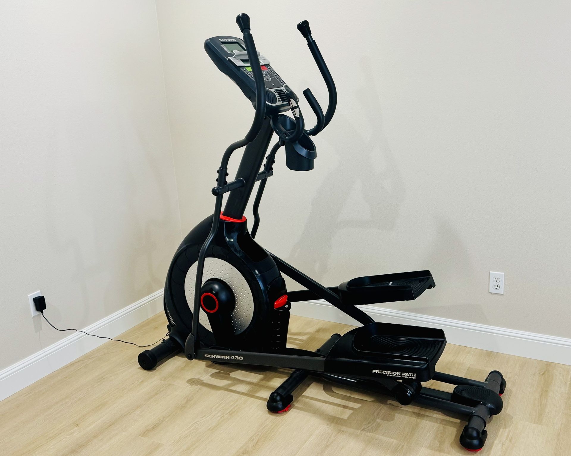 Schwinn 430 Elliptical Machine - Like New Condition!