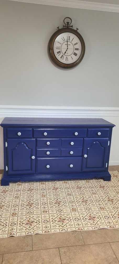 Stunning Dresser Real Wood 