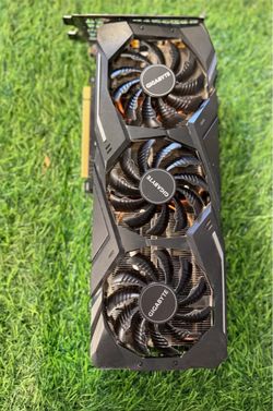 AMD Ryzen 5500 Intel i5 13500 GeForce GTX 1070 RTX 2080 16GB DDR4 M1 MacBook