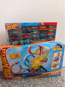 Hot Wheels Track Set + 20 Car Pack Bundle New In Box
