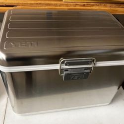 Yeti V Series Stainless Steel Cooler - W/cover 55 Gallon