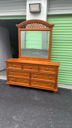 Wooden dresser with mirror good condition w64” h35”d17