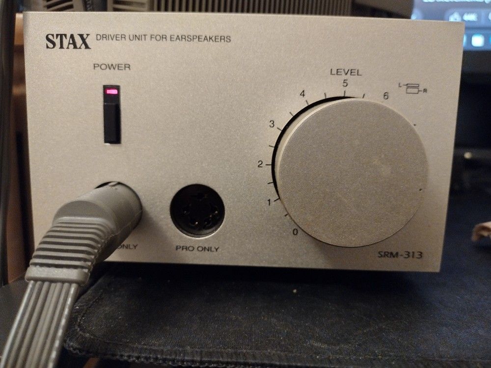 Stax SRM 313 Driver Unit Driver (Amplifier) And SR 303 Headphone Stax SRM 313 Driver Unit Driver (Amplifier) And SR 303 Headphone