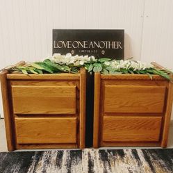 2 WOODEN OAK NIGHTSTANDS