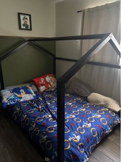 Full size floor bed