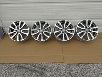 Nice Set Of Nissan Rogue Wheels With Center Caps OEM Factory 18" X 7 1/2" Very Clean Like New.