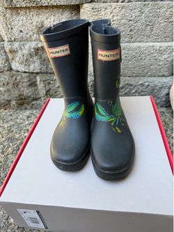 Kids hunter boots size 12