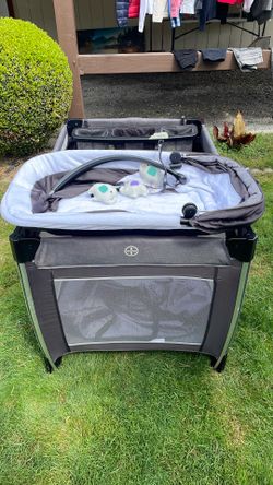 Baby play pen